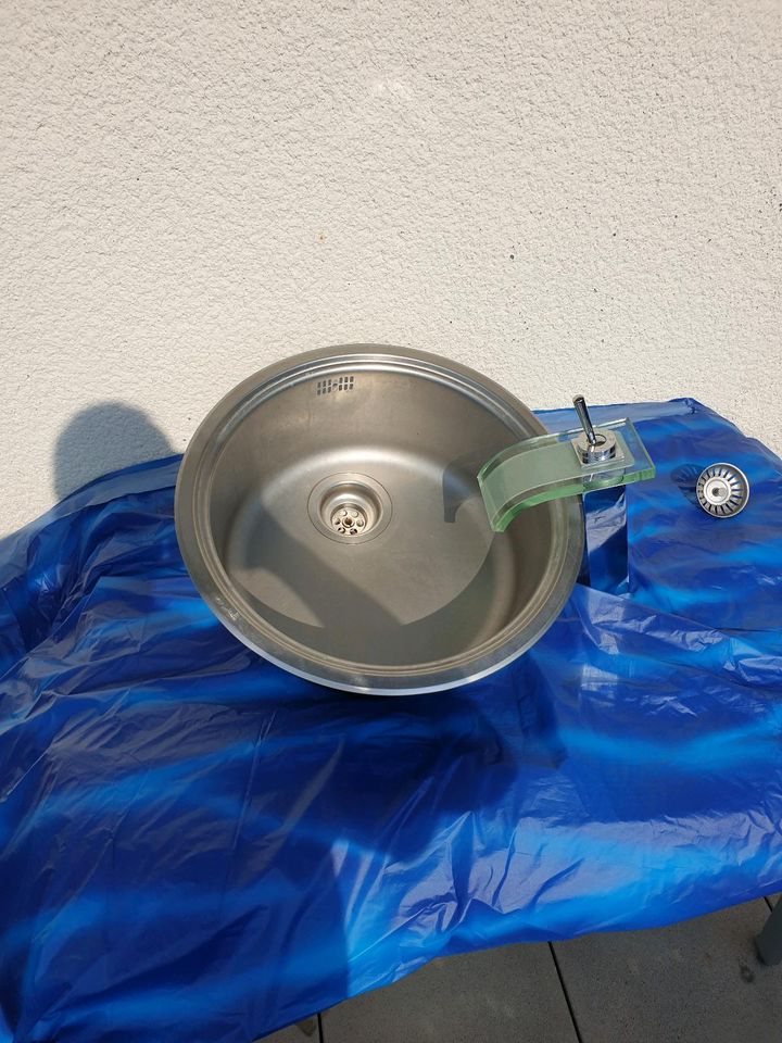 Waschbecken  Spülbecken  und Wasserhahn in Dortmund
