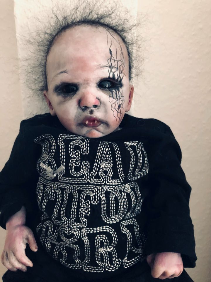 Reborn Baby Vampir Gothic Skull  lebensecht in Varel