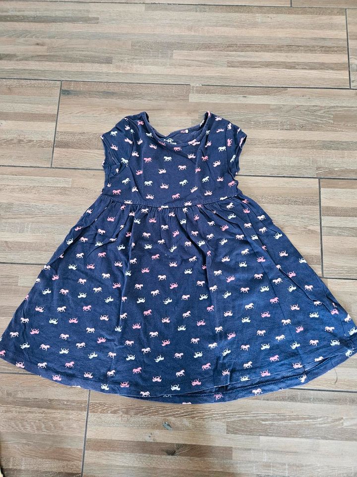 Kleid mit Pferdeprint von Topolino in 110 in Bartenshagen-Parkentin