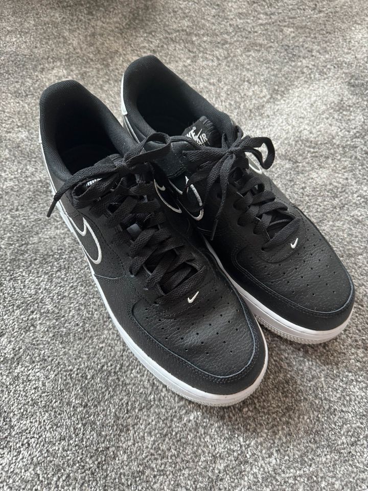 Nike Air Force 1 schwarz / weiss Größe 44 in Ahrensfelde