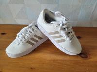 NEU Damen Adidas Größe 38 zu verkaufen Wandsbek - Hamburg Farmsen-Berne Vorschau