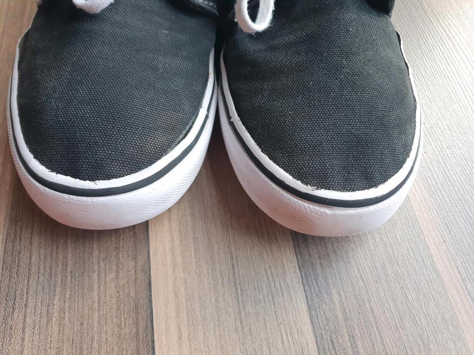 top Gr.  41 42 leichte Sneakers schwarz wie Vans Halbschuhe in Dresden