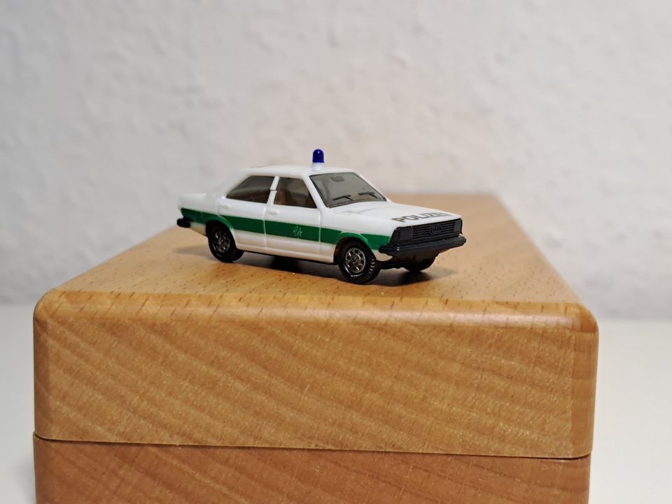 1:87 H0 5x Polizei VW BMW Mercedes Audi Opel Panzer Wiking Herpa in Kassel