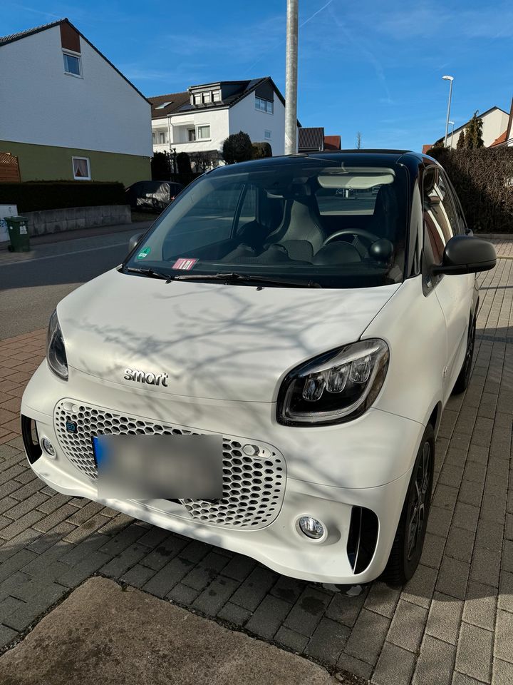 smart eq fortwo cabrio Passion , 22KW-Lader, EZ: 02/2023, 4800 km in Gärtringen