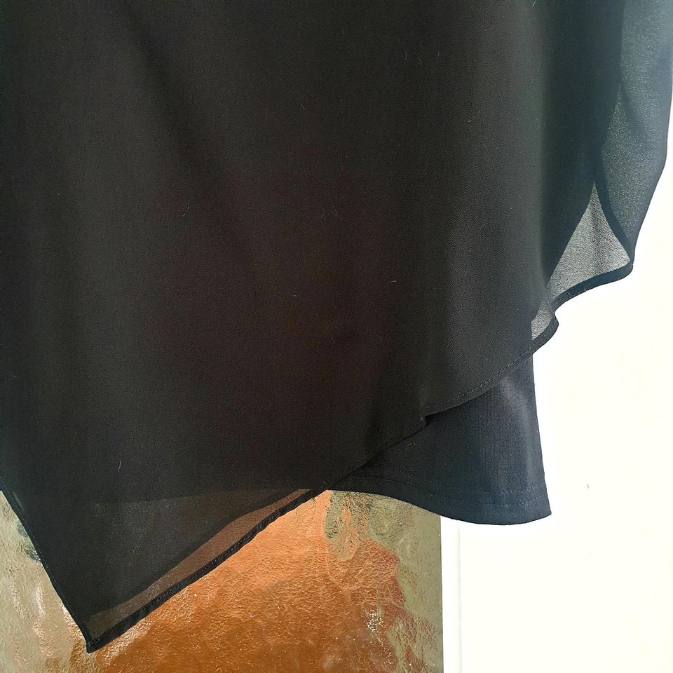 Damenbluse Bluse Shirt schwarz Gr. M Neuwertig in Wehr