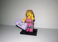 Lego® Fitnesstrainerin - Minifiguren Serie 5 - 8805 Brandenburg - Elsterwerda Vorschau