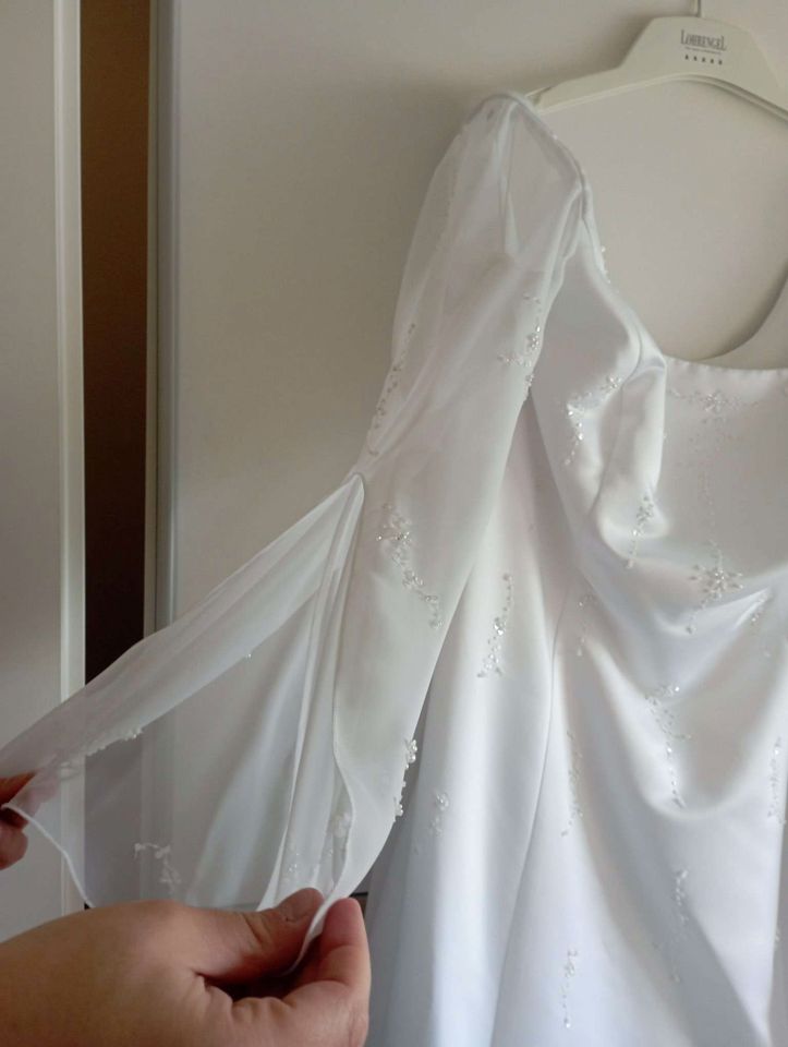 Brautkleid von Lohrengel mit Accessoires in Mildenau
