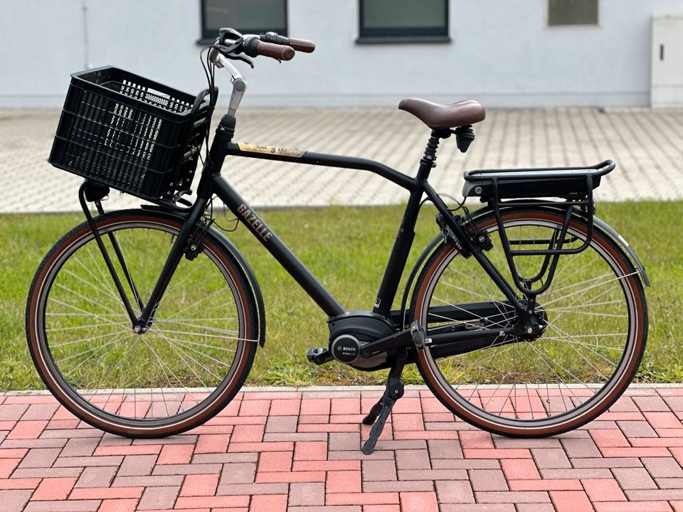 Gazelle Heavy Duty E bike  Bosch Motor Erst 1200 km in Duisburg