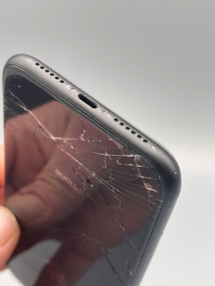 iPhone XR schwarz funktionsfähig als defekt in Georgsmarienhütte
