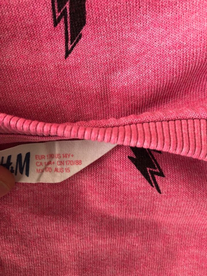 Schönes H&M Sweatshirt in 170 Blitze in Oberhausen