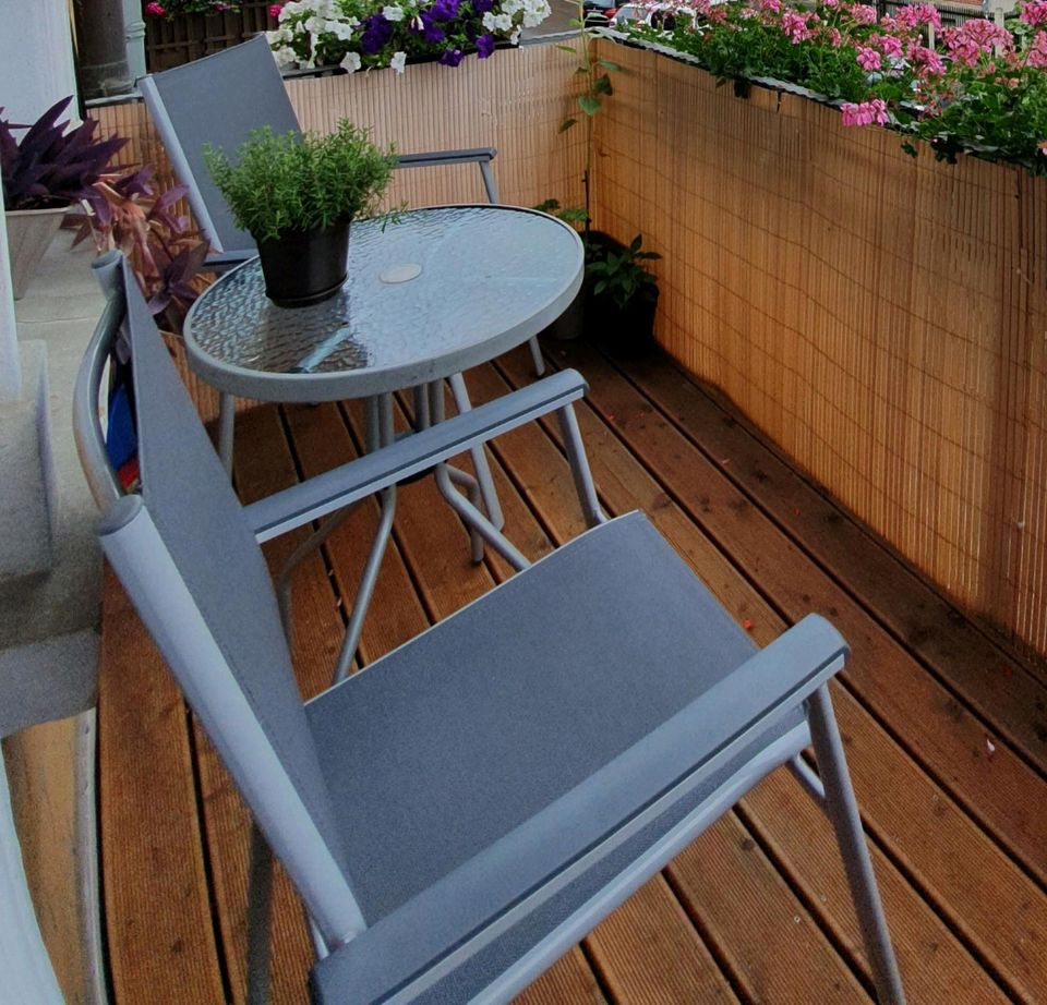 2 Balkon oder Gartenstühle + Tisch in Jena