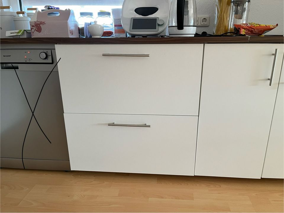 Metod Ikea Küche (ohne Geräte) 9 schränke in Wetzlar