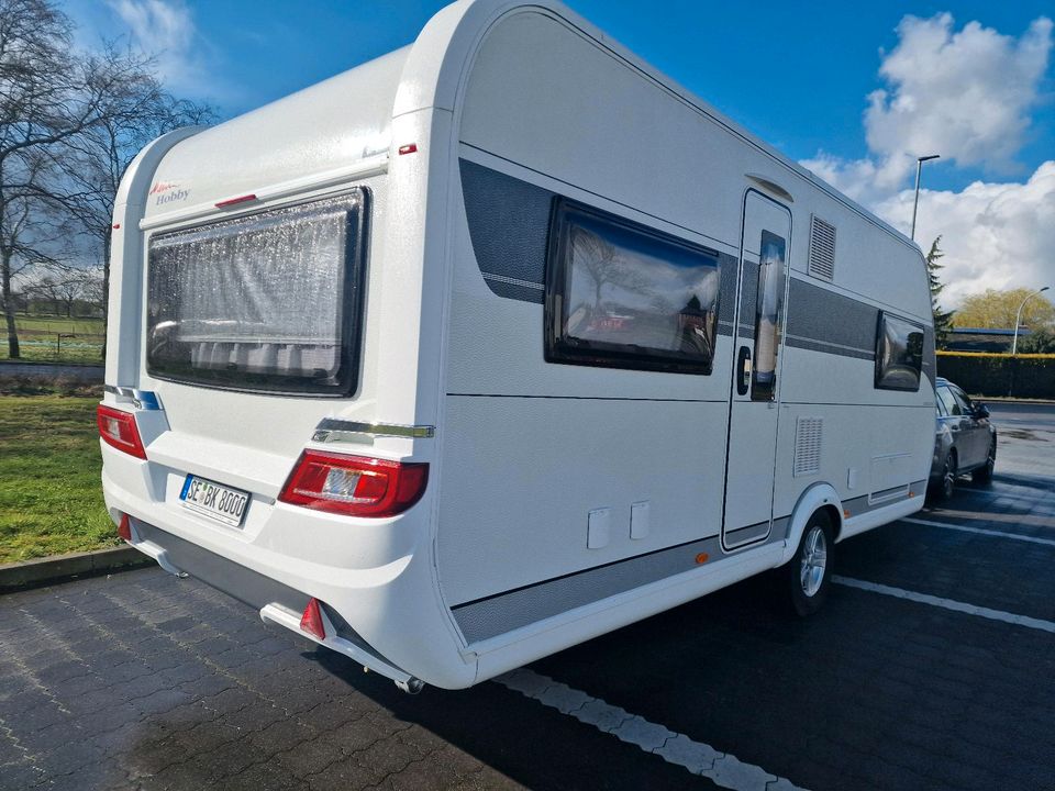 Wohnwagen Hobby Excellent 560 CFe (2022) in Henstedt-Ulzburg