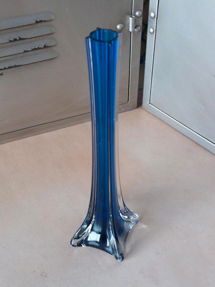 schöne Glas Vase Blumenvase - 30 cm - blau in Anröchte