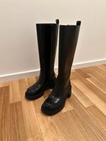 Zara Stiefel mit Blockabsatz und weitem Schaft Sachsen-Anhalt - Magdeburg Vorschau