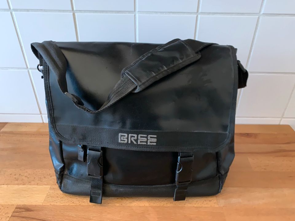 BREE PUNCH Messenger Bag Tasche Umhängetasche Aktentasche College in Leipzig