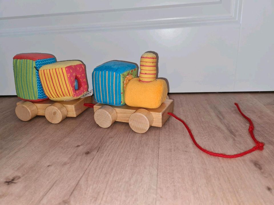 Holzspielzeug Trecker BetonMischer Zug Kran Anhänger Laster LKW in Gallin