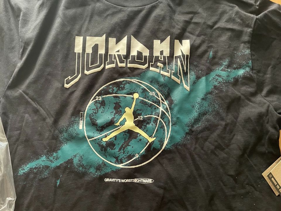 Air Jordan shirt L Neu in Villingen-Schwenningen