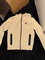 Nike tech fleece jacke/hose beige S Nordrhein-Westfalen - Moers Vorschau