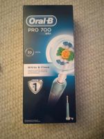 Braun Oral B 700 Elektrische Zahnbürste mit 5 Bürstenköpfen Bayern - Weilheim Vorschau