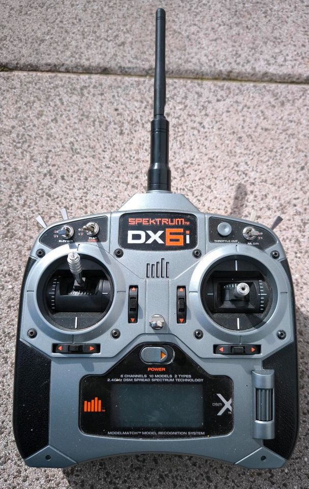 Spektrum Dx6i Fernsteuerung 2,4GHz Sender in Waltrop