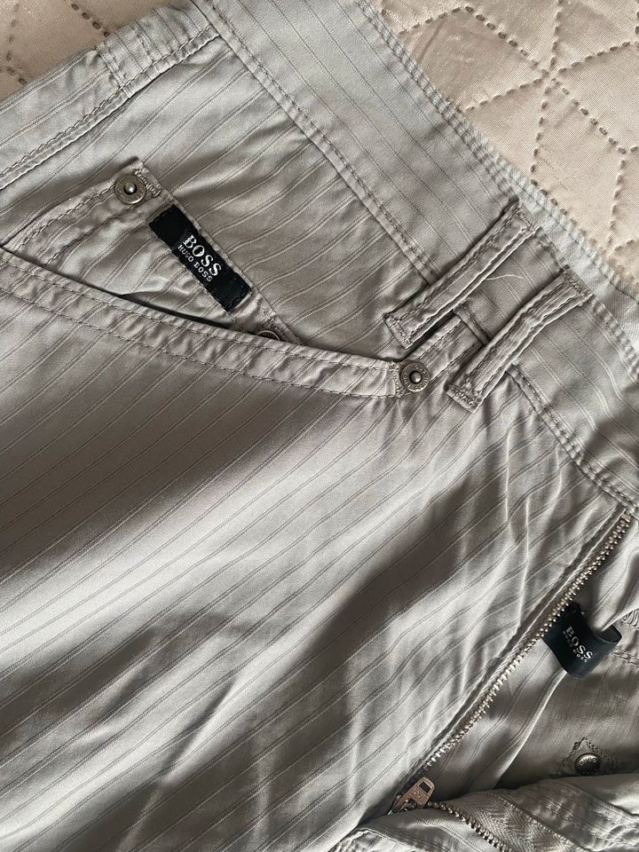 Hugo Boss Original Hose Gr. 33/32 -Fast Neu - in Köln