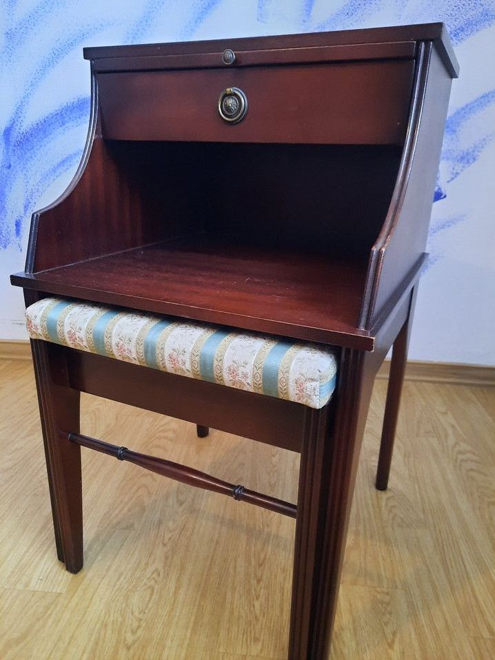 kleiner Telefon-Schrank, chippy telephone seat in Immesheim