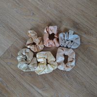 NEU Set 6x Scrunchies Haargummis Satin Rosa beige silber Hessen - Marburg Vorschau