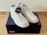 FILA Herren Sneaker hoch FW8201 weiss / weiss OVP NEU Größe 45 Hessen - Staufenberg Vorschau