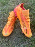 Puma Fußballschuhe mit Stollen * Kunstrasen Nordrhein-Westfalen - Kaarst Vorschau