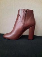 BUFFALO Damen Ankleboots Leder Stiefel Weinrot 40 Absatz Schwerin - Altstadt Vorschau
