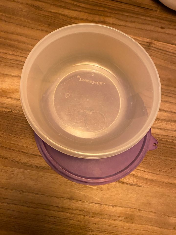 Tupperware Schüssel mit Deckel 600ml in Lohmar