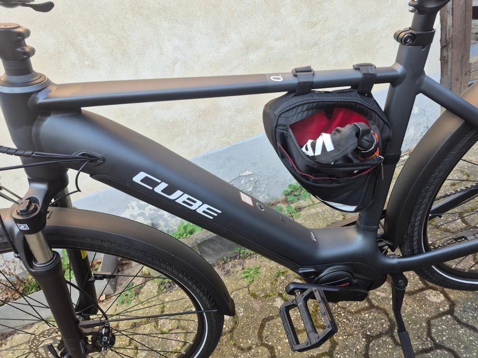 E-Bike für Herren der Marke CUBE - Touring Hybrid ONE 625 in Duisburg
