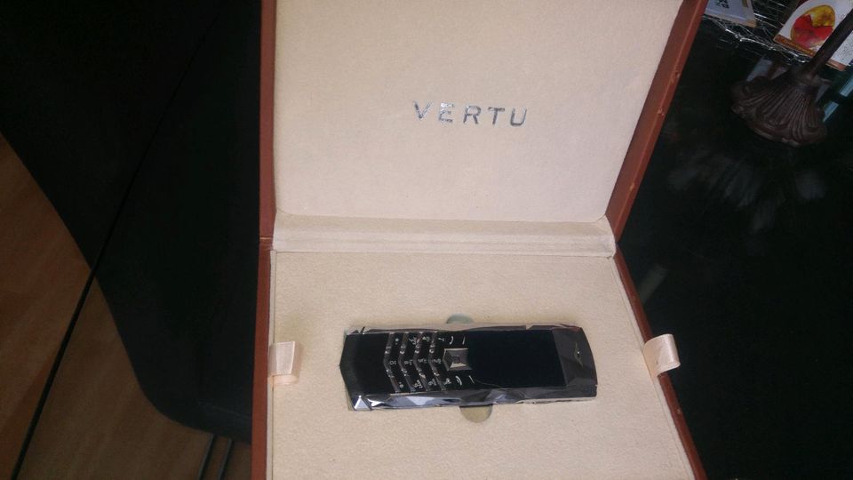 Telefon vertu signature boucheron. in Bamberg