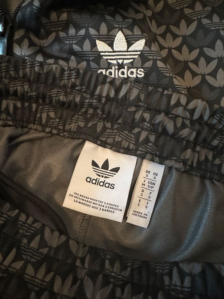 Adidas Originals Trainingsanzug Set in Hagen