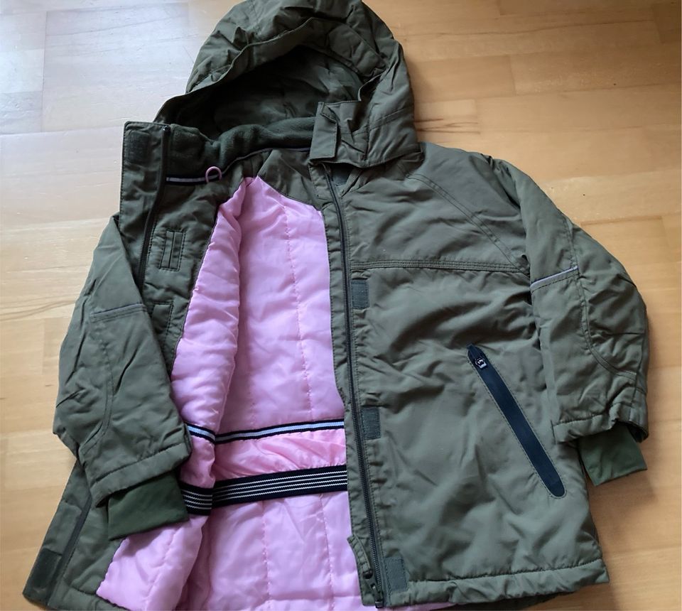 H&M Jacke Mädchen Winterjacke Schneejacke Skijacke Gr. 110 in Bad Bederkesa