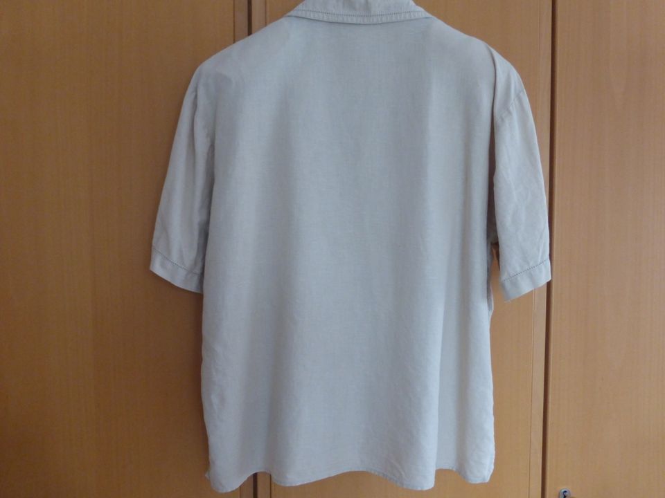 Beige Bluse Hemd Jäckchen aus Leinen, Stickerei, Lochmuster in Schweinfurt