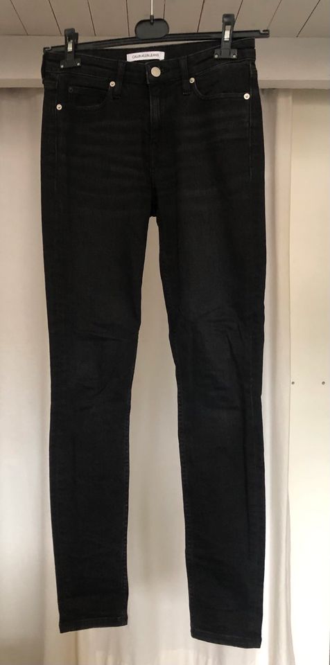 Calvin Klein Jeans Schwarz 28/32 in Düsseldorf