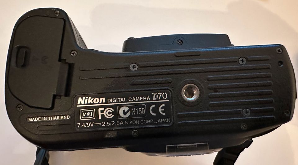 Nikon D70 6,1 MP digitale Spiegelreflexkamera in Bremerhaven