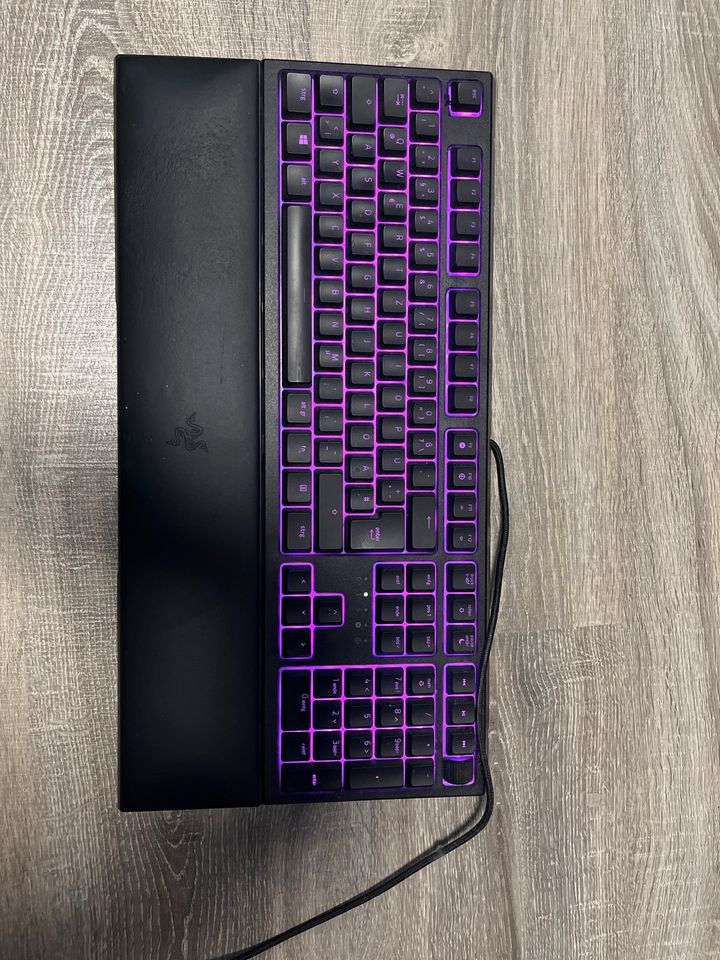 Razer Ornata V2 in Hoya