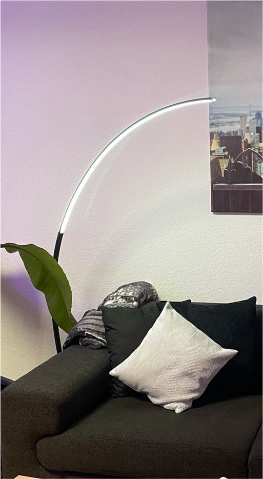 Bogen - Stehlampe mit dimmbaren LED‘s + Fernbedienung in Düsseldorf