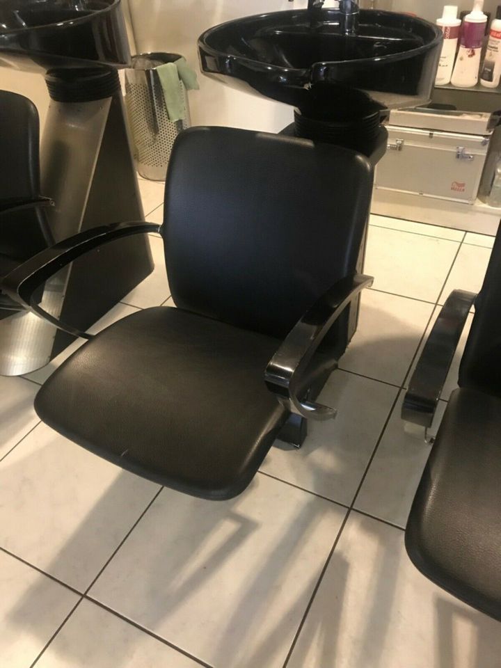 Cararra Friseur Salon-Empfangstheke Trockenhauben-Waschplätze- in Saarbrücken