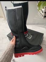 Stiefel mit roter Sohle Berlin - Tempelhof Vorschau