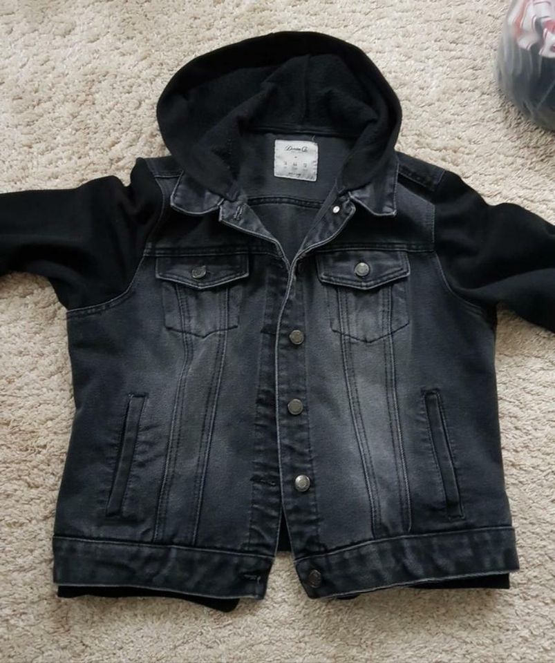 *** SUCHE genau diese Jeans Jacke...*** in Herzfelde