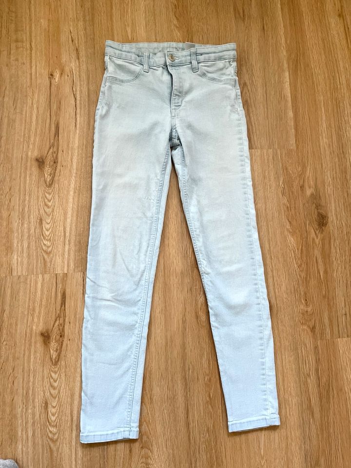 Jeans Skinny fit hellblau Gr. 146 in Schwerin