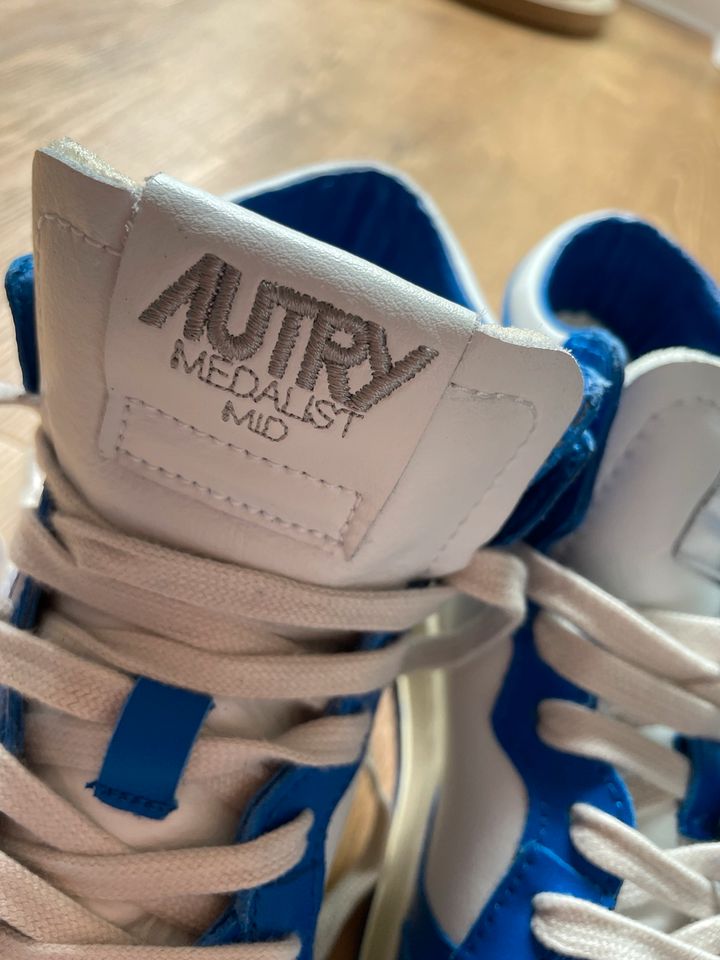 Autry high blau 43 neu Sneaker Turnschuhe mid man in Frankfurt am Main