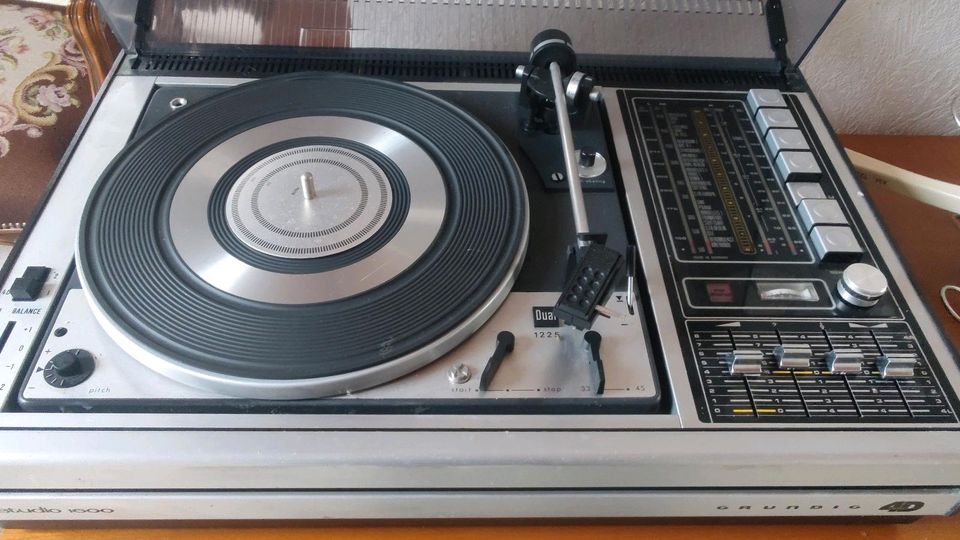 Grundig Studio 1600 D4 defekt in Wallsbüll