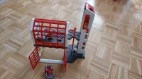 1 Feuerwehr Station Von Play Mobil 5361 mit 2 Feuerwehr Autos Hessen - Bad Vilbel Vorschau