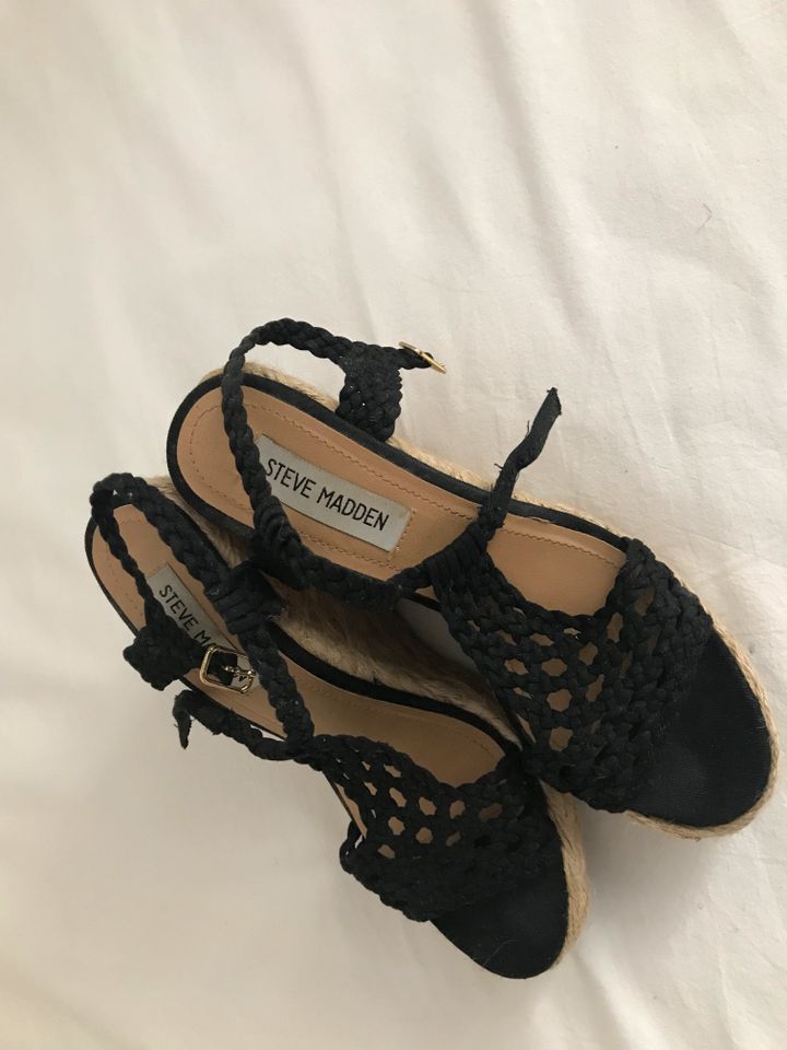 Plateauschuhe Steve Madden, schwarz, Gr. 37 in Hamburg