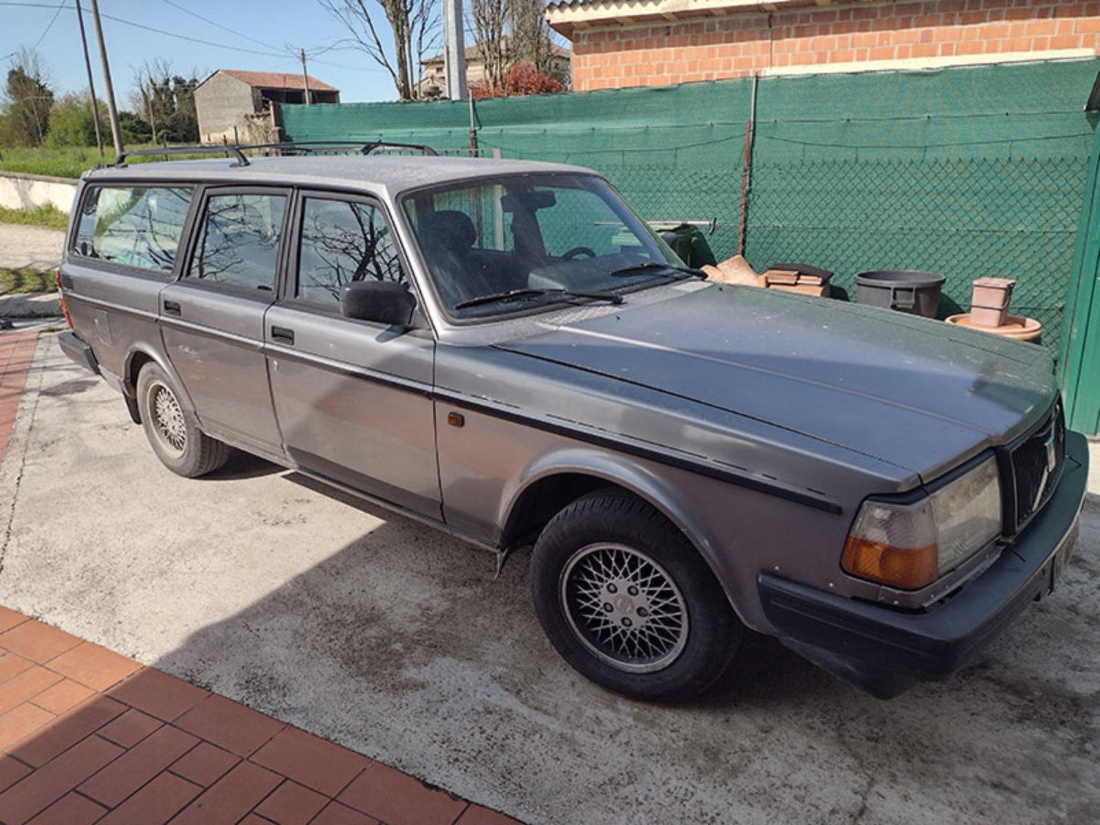 Abbildung des Autos Volvo 245 - 1991